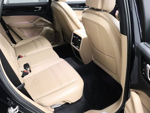 Used 2019 Porsche Cayenne S AWD/4WD image 13