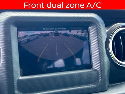 Used 2021 Jeep Wrangler Unlimited Sahara AWD/4WD image 18