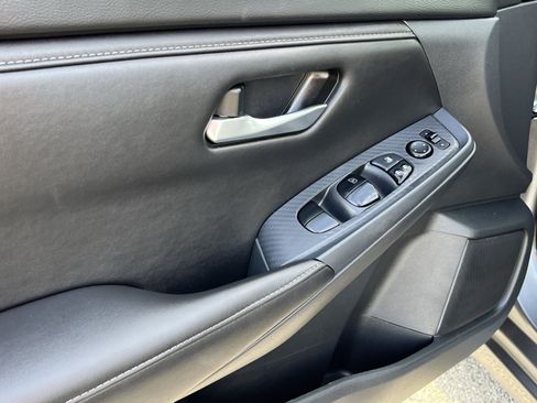 Used 2025 Nissan Sentra SV w/ Trunk Package FWD image 15