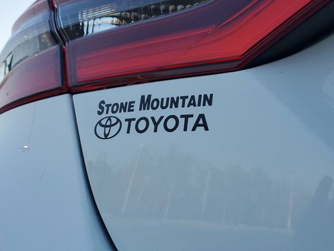 Used 2023 Toyota Camry SE image 8