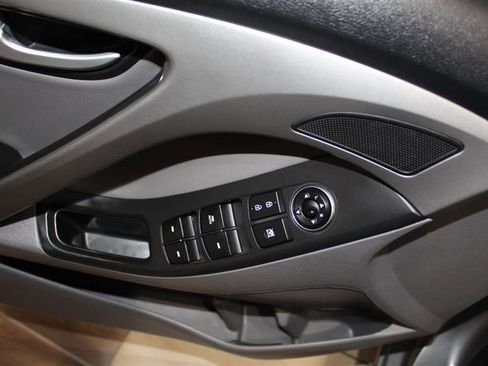 Used 2014 Hyundai Elantra Limited FWD image 23