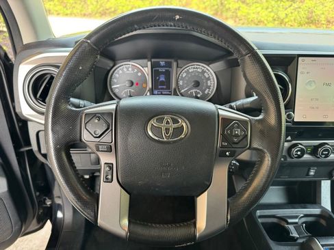 Used 2016 Toyota Tacoma SR5 w/ SR5 Appearance Package (SN) AWD/4WD image 24