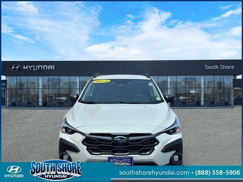Used 2024 Subaru Crosstrek 2.0i Premium AWD/4WD image 2