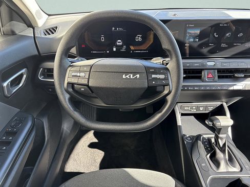 Used 2025 Kia K4 LXS image 26