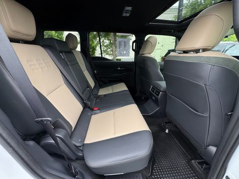 Used 2024 Lexus GX 550 AWD/4WD image 26