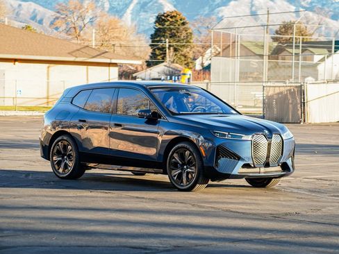 Used 2024 BMW iX xDrive50 w/ Premium Package image 3