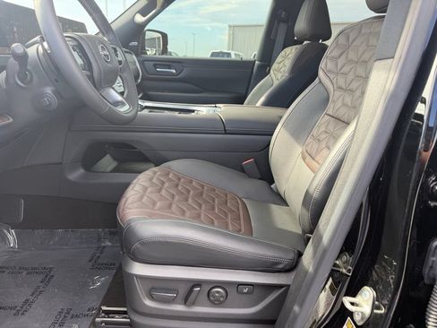 Used 2025 Nissan Armada Platinum Reserve AWD/4WD image 29