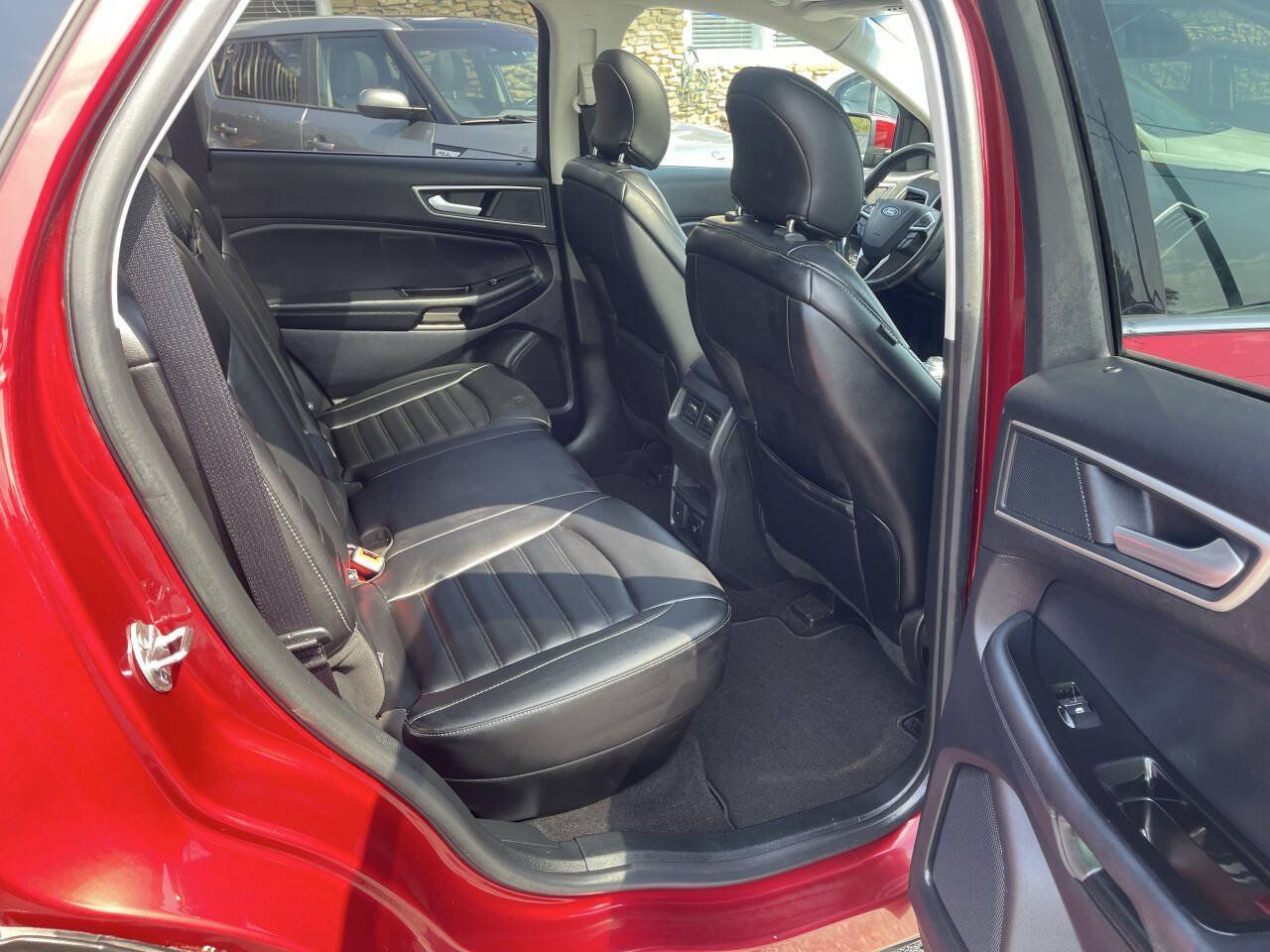 Used 2019 Ford Edge SEL w/ Equipment Group 201A AWD/4WD image 13