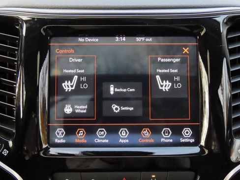 Used 2021 Jeep Cherokee Limited image 24