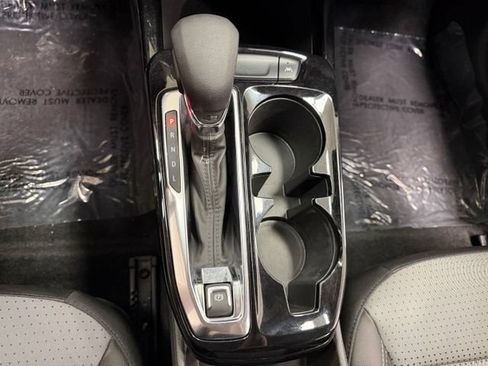 Certified 2024 Chevrolet Trax LT FWD image 15