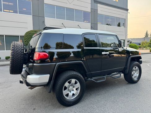Used 2010 Toyota FJ Cruiser 4WD image 11