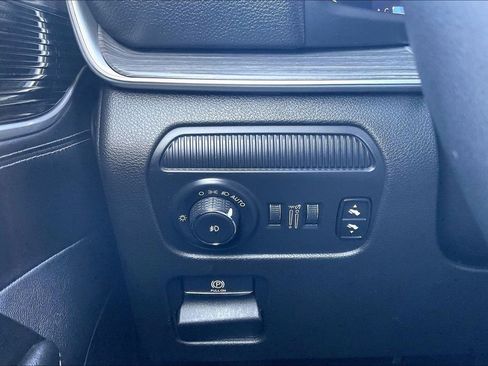 Used 2024 Jeep Wagoneer Series II w/ Flexible Seating Group AWD/4WD image 34