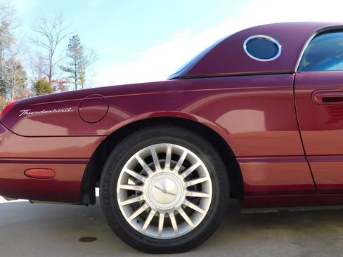 Used 2004 Ford Thunderbird image 26