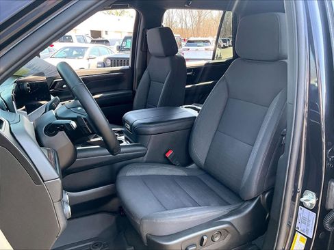 Used 2025 Chevrolet Tahoe LS image 10