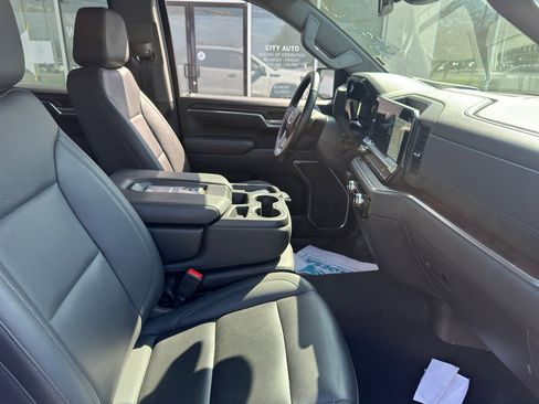 Used 2025 GMC Sierra 1500 SLT image 10
