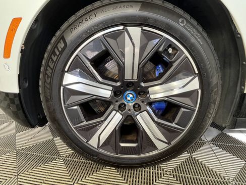 Used 2023 BMW iX xDrive50 w/ Premium Package AWD/4WD image 13
