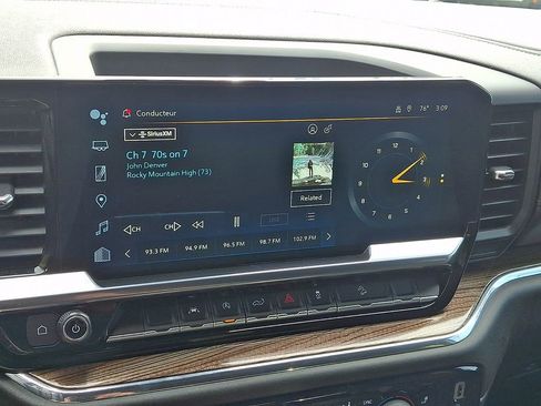 Used 2023 Chevrolet Silverado 1500 RST AWD/4WD image 16