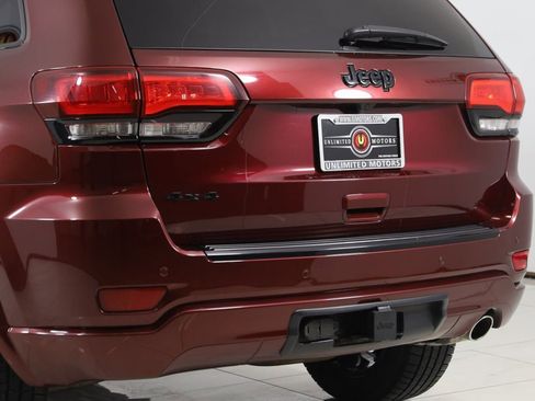 Used 2017 Jeep Grand Cherokee Altitude image 22