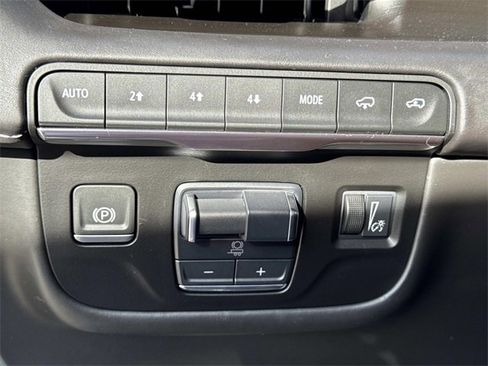 Certified 2022 Cadillac Escalade Sport Platinum w/ Heavy-Duty Trailer Package image 31