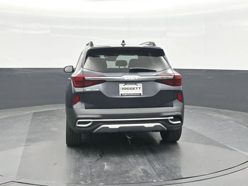 Used 2022 Kia Seltos Nightfall Edition image 17