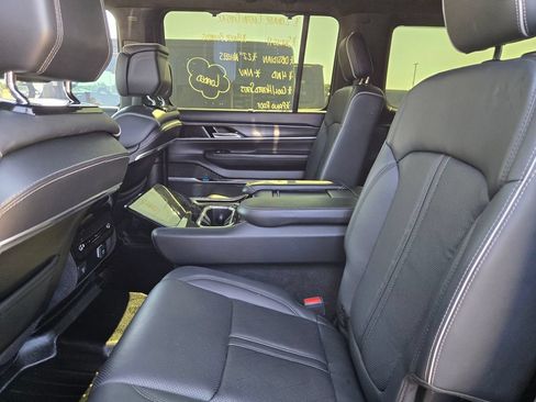 Used 2022 Jeep Grand Wagoneer Series II AWD/4WD image 15