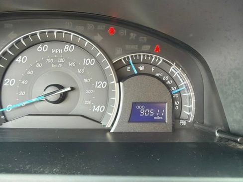 Used 2012 Toyota Camry XLE w/ Leather Pkg FWD image 16