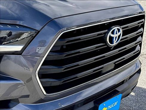Used 2024 Toyota Sequoia SR5 AWD/4WD image 33