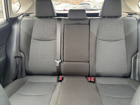 Used 2025 Toyota RAV4 XLE image 40