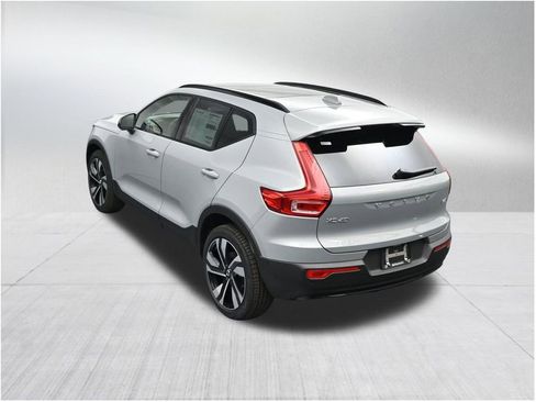 New 2026 Volvo XC40 B5 Ultra AWD/4WD image 15