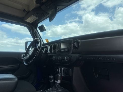 Used 2020 Jeep Wrangler Sport AWD/4WD image 23