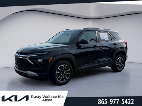 Used 2025 Chevrolet TrailBlazer LT FWD image 1