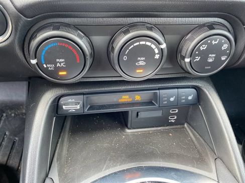 Used 2025 MAZDA MX-5 Miata RF Club RWD image 29
