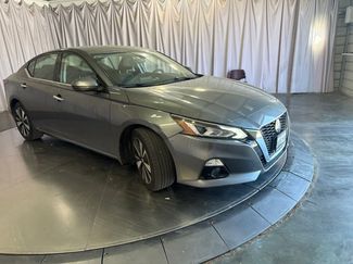 Used 2021 Nissan Altima 2.5 SL FWD video 2