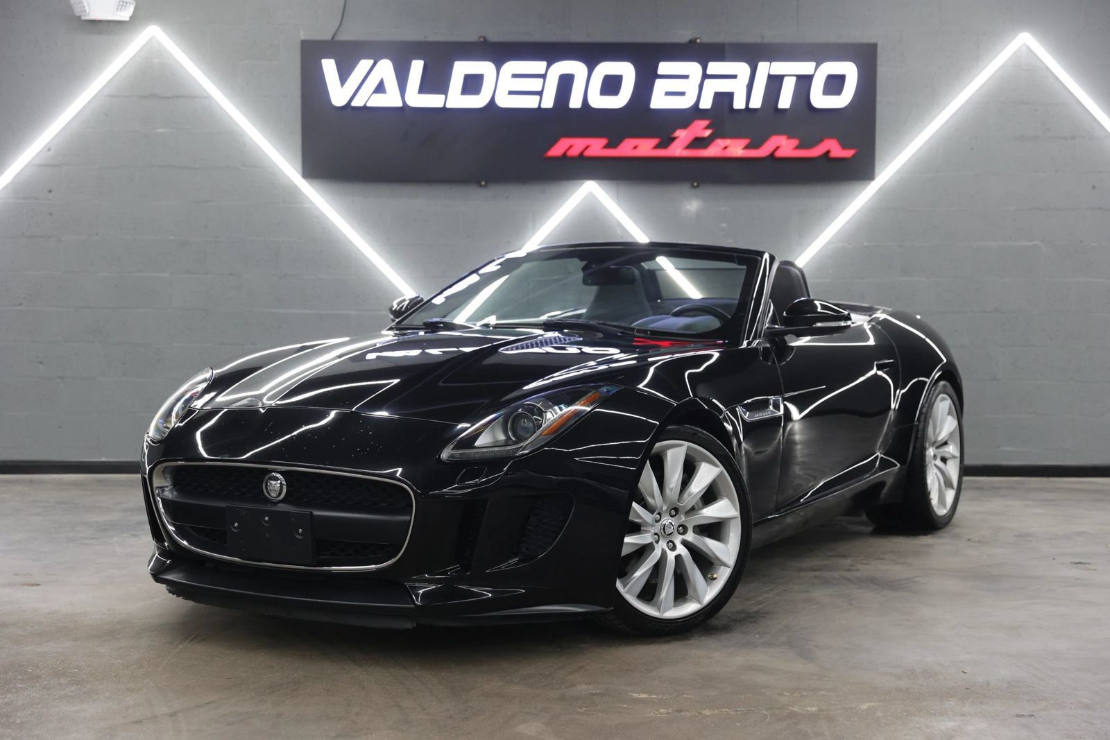 Used 2014 Jaguar F-TYPE Convertible RWD image 1