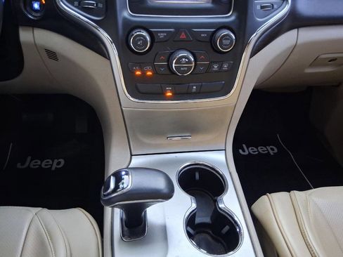 Used 2014 Jeep Grand Cherokee Laredo w/ Quick Order Package 23E AWD/4WD image 15