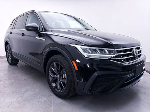 Used 2023 Volkswagen Tiguan SE AWD/4WD image 10