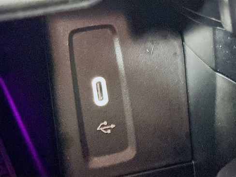 Used 2023 Mercedes-Benz GLC 300 w/ AMG Line image 31