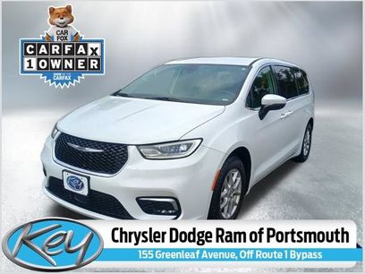 Used 2023 Chrysler Pacifica Touring-L