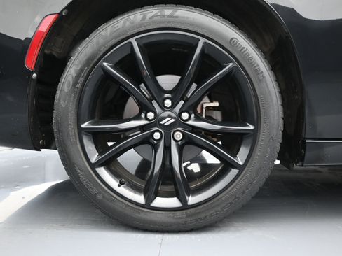 Used 2018 Dodge Charger SXT w/ Blacktop Package RWD image 18