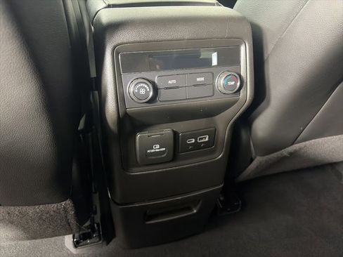 Used 2023 GMC Acadia SLT AWD/4WD image 14