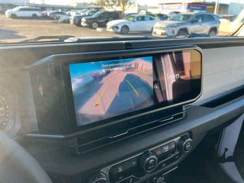 Used 2025 Jeep Wrangler Sport S image 24