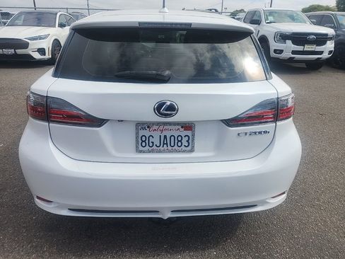 Used 2013 Lexus CT 200h w/ Premium Pkg w/Navigation FWD image 11