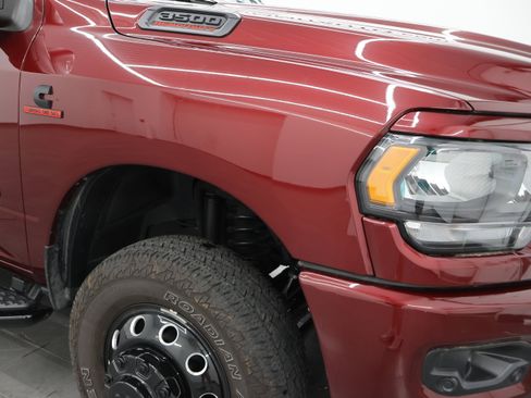 Used 2024 RAM 3500 Big Horn w/ Night Edition AWD/4WD image 22