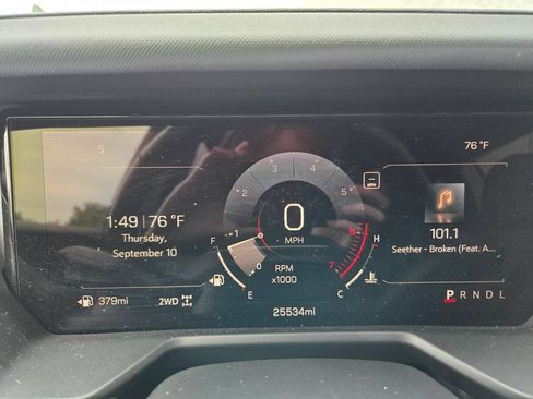 Used 2025 GMC Acadia AT4 w/ Luxury Package AWD/4WD image 18