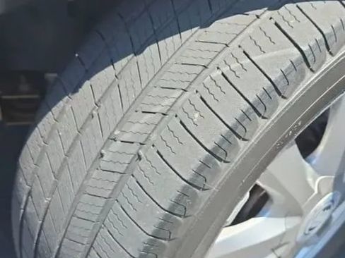 Used 2009 Buick LaCrosse CX FWD image 38