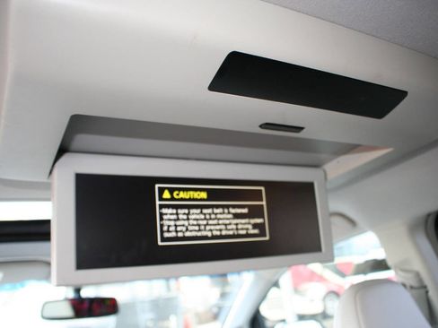 Used 2014 Toyota Sienna XLE image 13