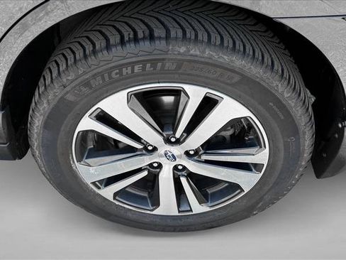 Used 2018 Subaru Outback 3.6R Limited AWD/4WD image 9