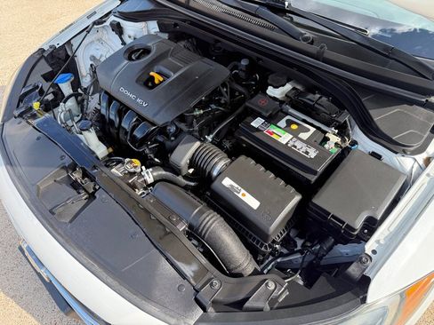 Used 2018 Hyundai Elantra Value Edition FWD image 37