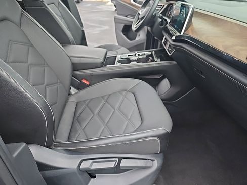 Used 2024 Volkswagen Atlas SE image 25