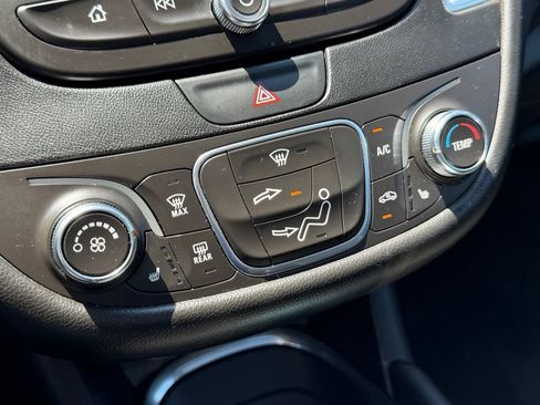 Certified 2018 Chevrolet Malibu LT w/ Leather Package FWD image 22